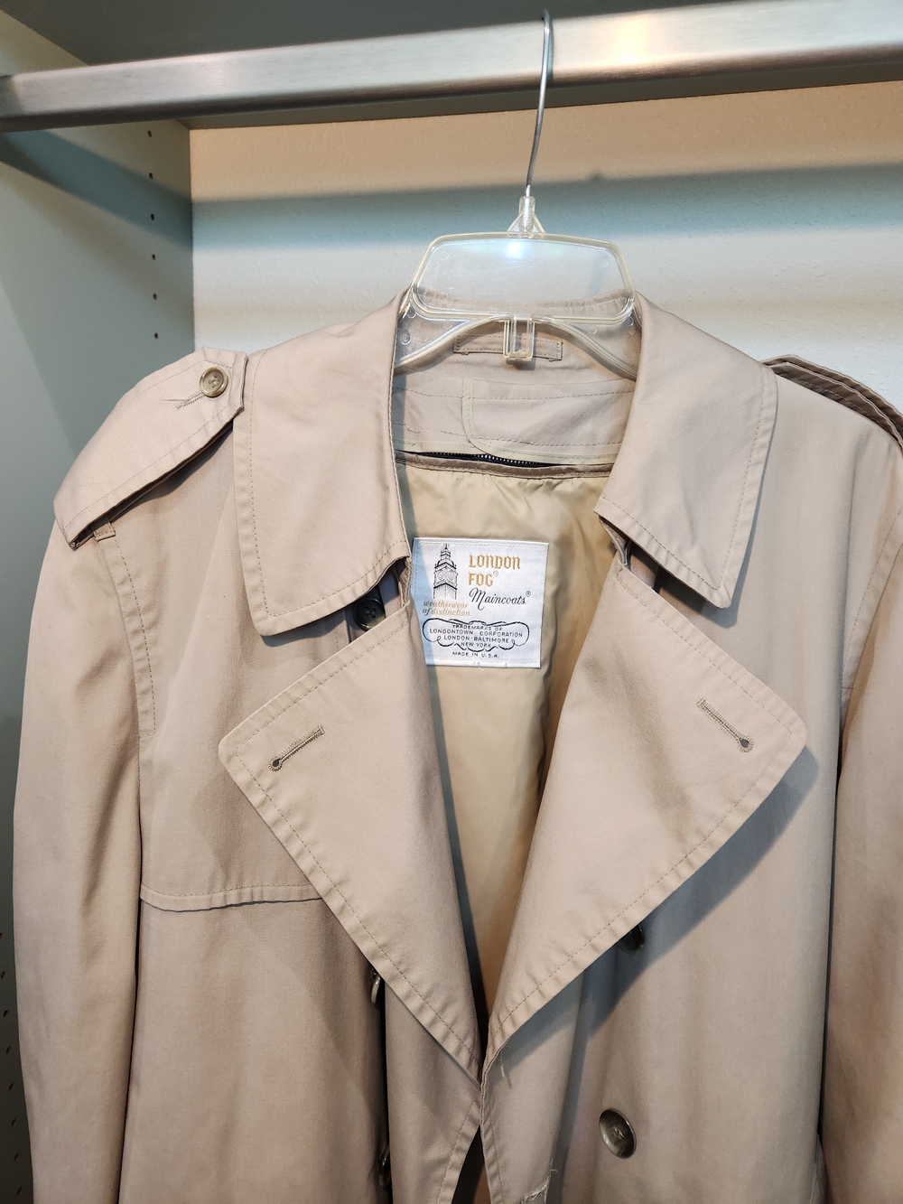 Vintage London Fog Classic Beige Trenchcoat with Removable Thinsulate Lining - Picture 3 of 13